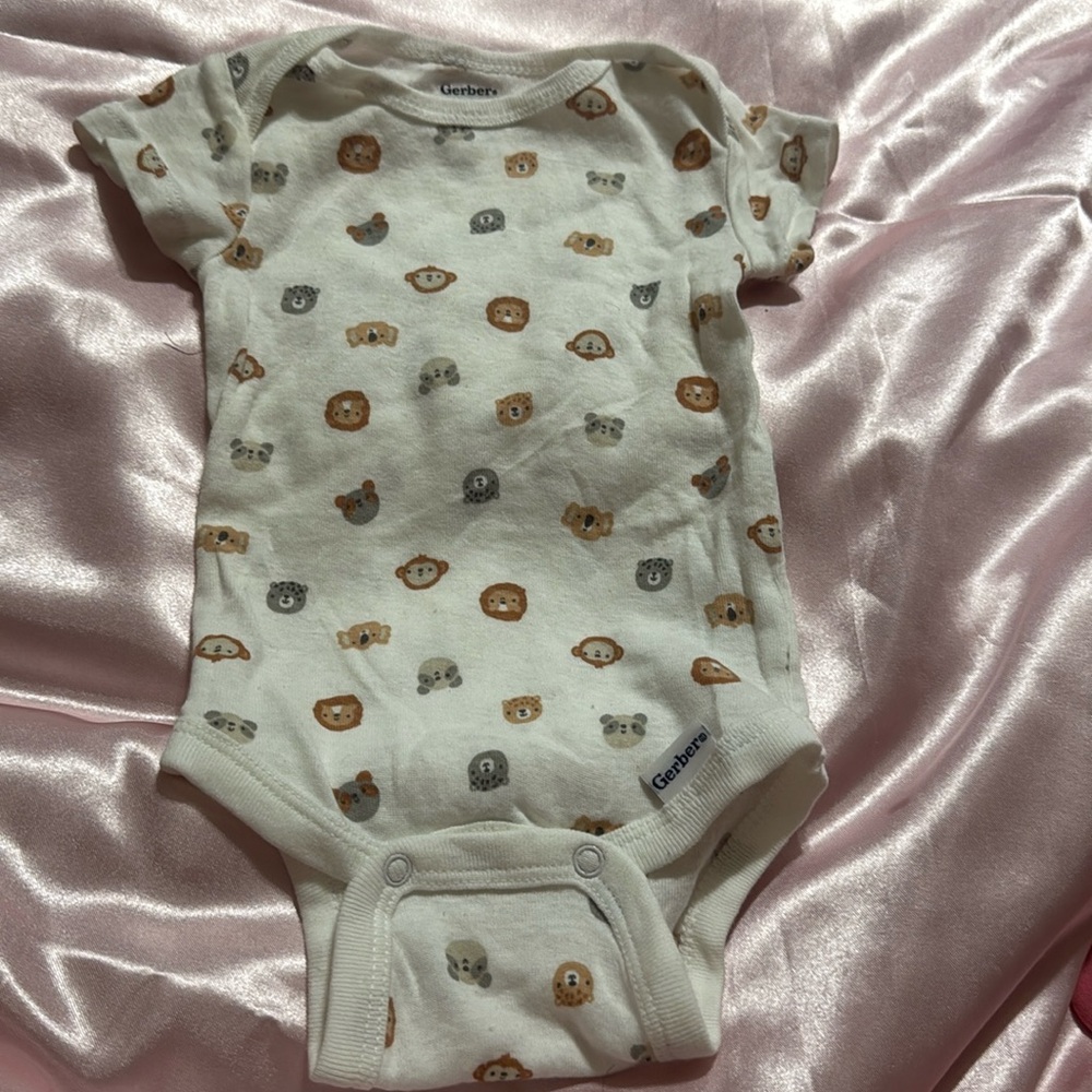 Unisex baby tshirt 0-3 months
